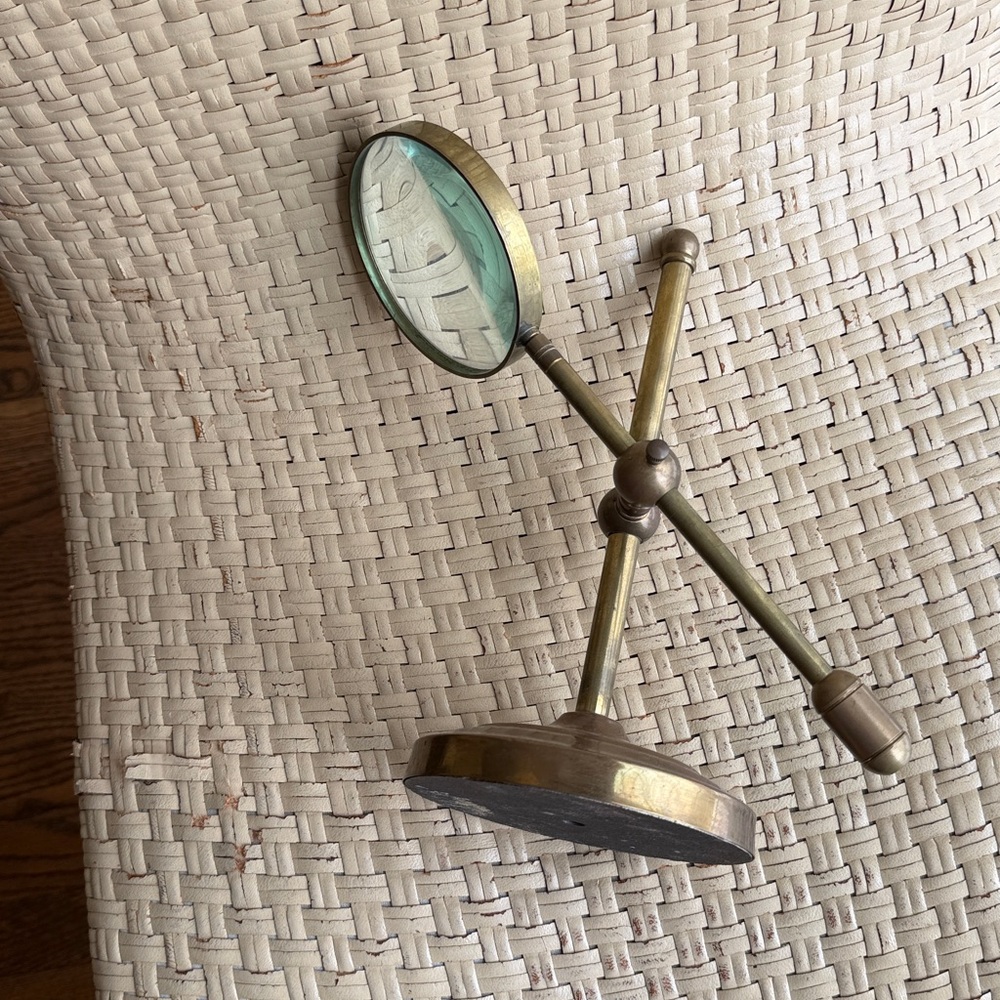 Antique Brass Magnifying Glass Stand Adjustable desktop decor - Picture 9 of 9